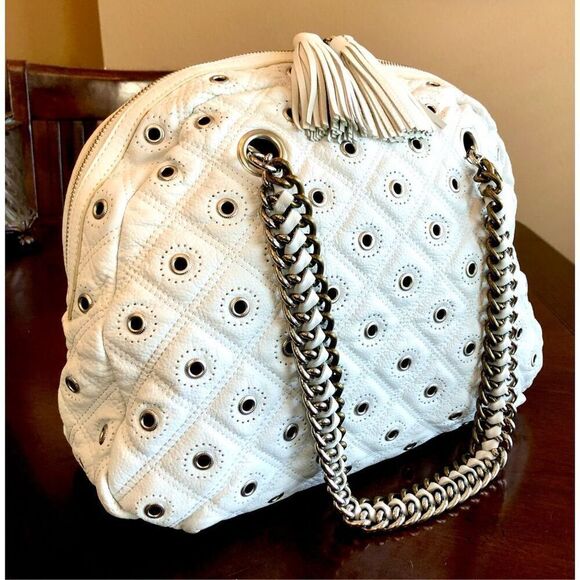 LA VICTOIRE - Quilted Faux Leather Shoulder Bag/Grommet Detail & Chain Straps ♥️ - Picture 2 of 15